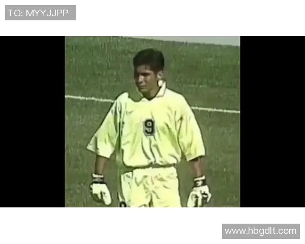 足球右前锋的传奇球星们如何在赛场上展现无与伦比的速度与技巧 足球右前锋的传奇球星们如何在赛场上展现无与伦比的速度与技巧