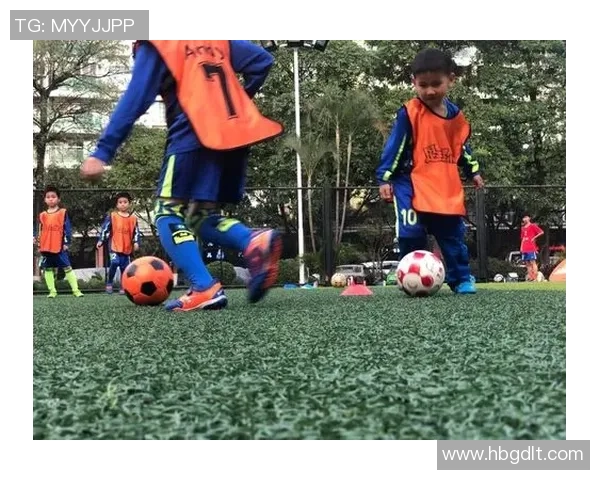 足球明星搞笑卖萌视频合集让你笑不停尽享欢乐时光